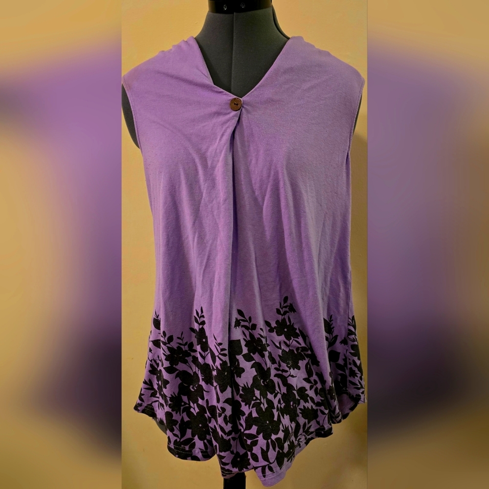 Sleeveless Purple Top with Black Floral Design - Picture 2 of 3